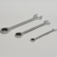 Racsnis csillag villáskulcs, 17mm 45 racsni fog, CrVa, DIN3113 52658