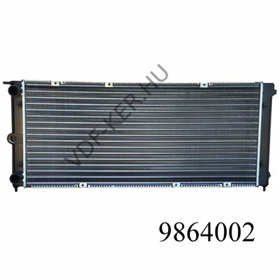 Hűtő VW Passat II klímás 700x322mm 321121251AL